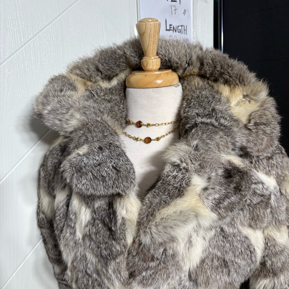 Vintage 70s Golden Swallow 70s White Rabbit Fur Coat Elegant Collar S/M - Picture 8 of 17
